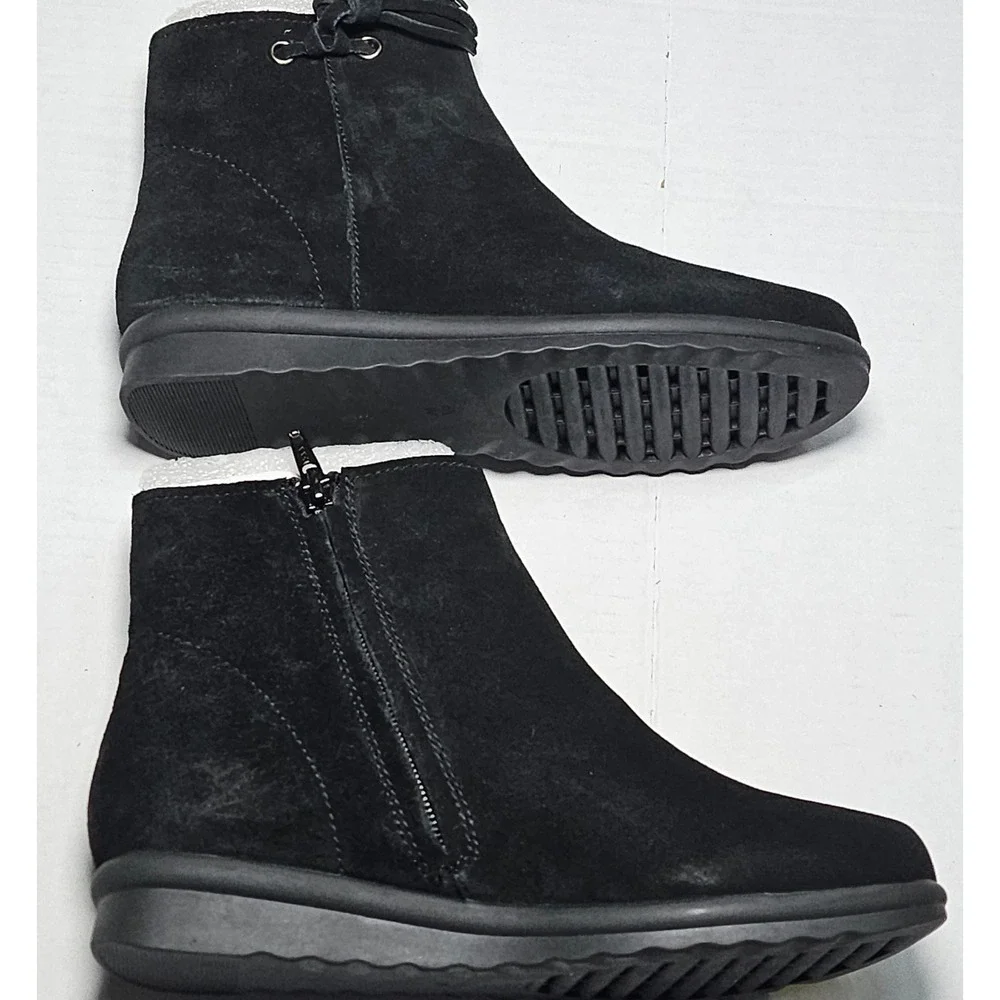 Vaneli‎ Sport Dommie Black Suede Ankle Boots Side Zip Wedge Booties Womens 6.5W